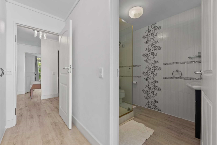 3 Bedroom Property for Sale in Camps Bay Western Cape